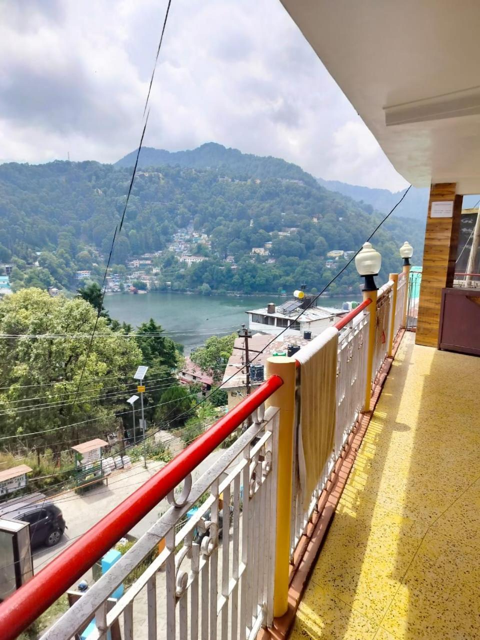 Hotel Surya Lake View Nainital Eksteriør billede